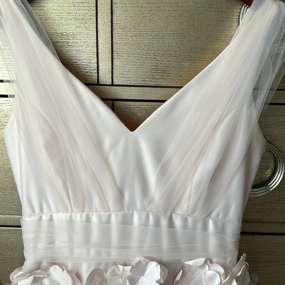 🛍️SALE🛍️ Designer 3D Petal Tulle Gown - Picture 5 of 8